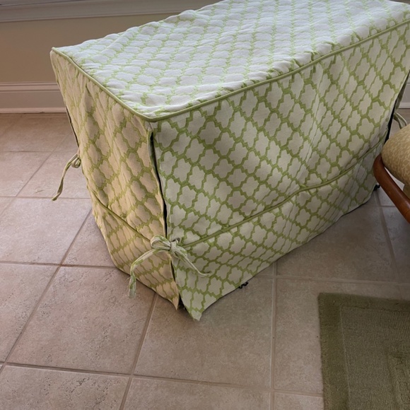 Dog Crate Cover | J Custom Made Luxury Crate Cover for Discriminating Dogs